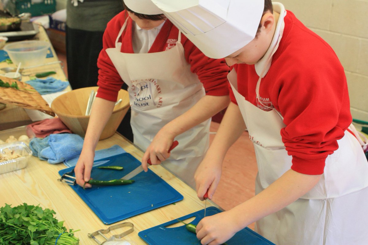 vaughanskitchen's tweet photo. Last week the whole of St Nicholas VC Primary School embraced Korean cooking with our chefs as part of #NationalAdoptaSchoolWeek @ChefsAdoptaSch @AcadCulArts So grateful to @total_produce for support! https://t.co/rNye6ZZdgH #greatfeedback #cookingwithchildren #FridayFeeling https://t.co/no86qpAbwd
