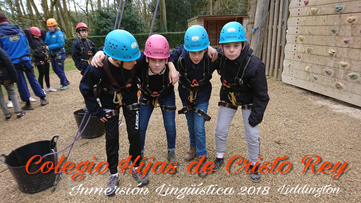 Hijas de Cristo Rey tweet media