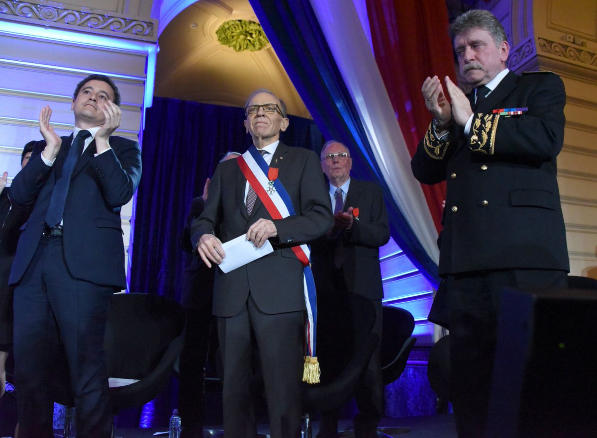Michel Lalande Rendu Assister Remise Insignes Chevalier Legion Honneur Didier Droart Maire Tourcoing Presence Infos Prefet De La Region Scoopnest
