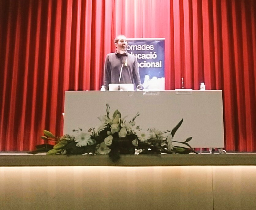 nperezescoda's tweet photo. Tenemos que repensar el objetivo de la educación, necesitamos un cambio de paradigma @GROPbarcelona @RdriguezGascons @ensenyamentcat @evallory https://t.co/Yftv8VtoYE