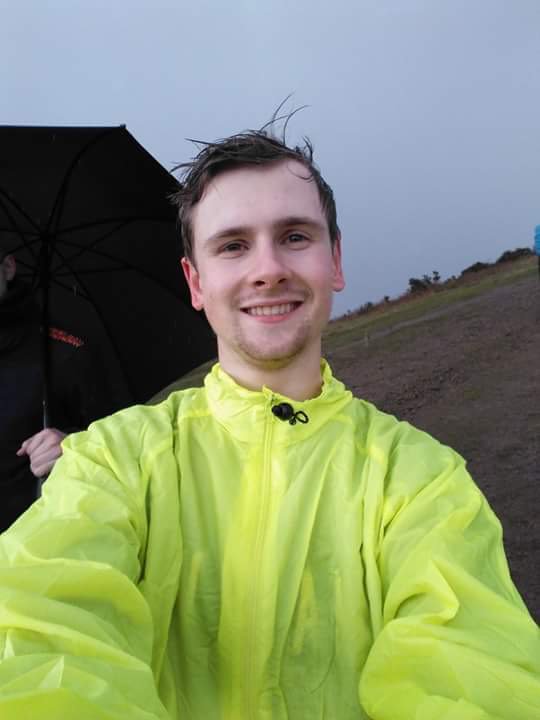 jight_knoel's tweet photo. D Taylor sporting a luminous wardrobe in the rain on the Malverns: “it’s like it’s 2008 again and I’m a fluorescent adolescent” #nocheckshirts #nochinos #garms #waterproof @LedburyFun @ledbury2018 https://t.co/mw3nZwndwI