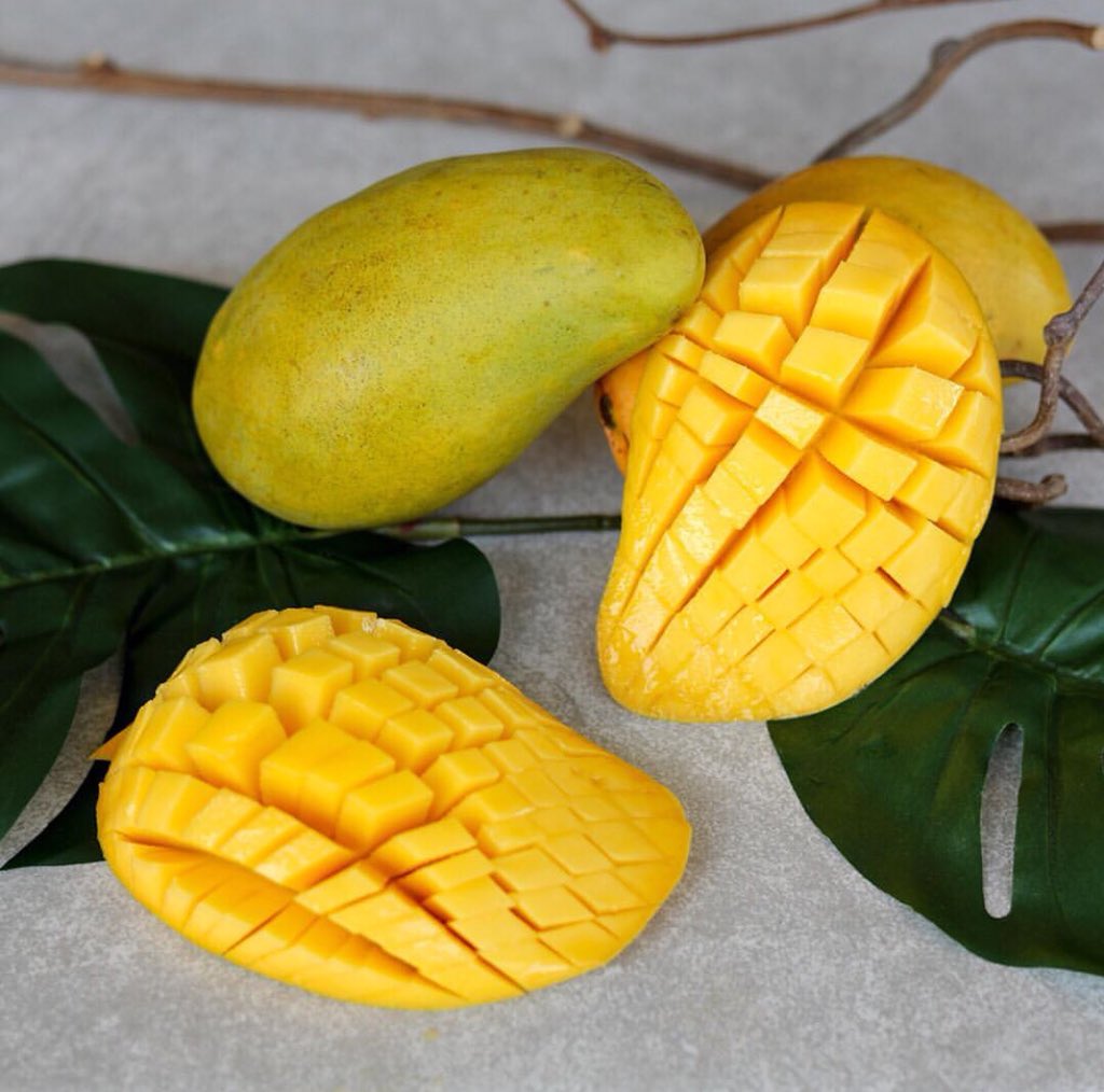 MangoesMumbai's tweet image. RT @Londonfruit: Look what @Fresh_tography produced today! Awesome work! 👏🏻Thank you, @Fresh_tography! These are London Ataulfo (Honey) mangos, with such a sweet &amp;amp; creamy texture. Look for the London label. #mango #mangolove #mangoboard #THISIsFreshP…