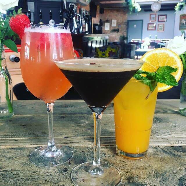 LeconfieldPub's tweet photo. The weekend is here! Finally! If you feel like you deserve to treat yourself for making it through the week, why not grab one of our delicious cocktails for just £5 tll midnight 🍸🍹 Also Prosecco is £15 a bottle 4-7pm 🍾 Happy days! #theleconfield #cocktailoffer #n16life https://t.co/3bL6ZKBVgo