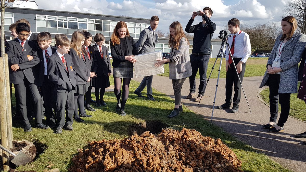 ...and then one final tree! An oak tree, regarded to have more species of wildlife associated with it than any other native tree. This one has a school time capsule buried next to it  and is planted at our school🌳🌳
<a href="/SandSci/">SandSci</a> @WoodlandTrust <a href="/WilderThingsUK/">Wilder Things</a> #FinishTheForest
