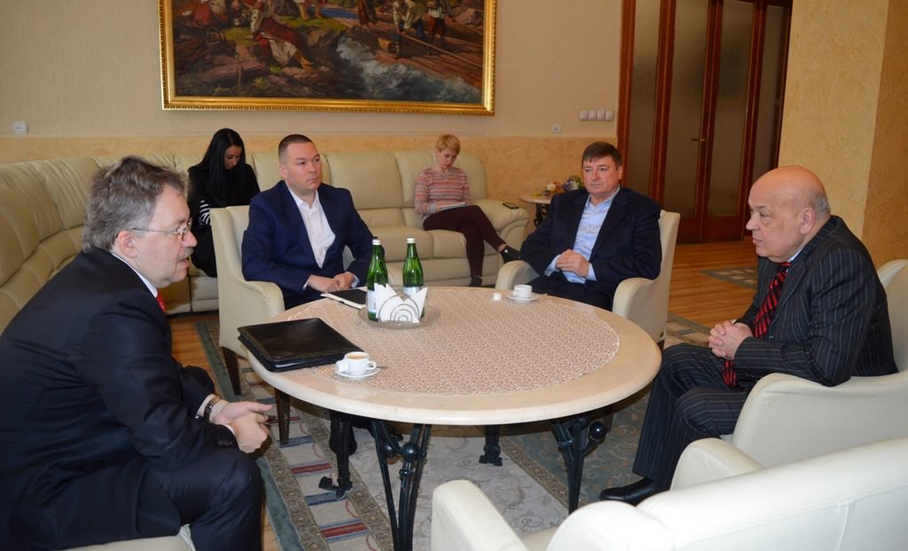 trybuna's tweet image. Логістична компанія зі Словаччини висловила готовність взяти Ужгородський аеропорт у концесію - trubyna.org.ua/novyny/lohisty…