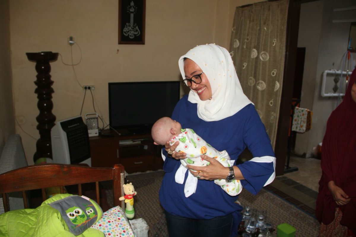 Kasih Ibu PASTI tiada batas.Semoga engkau menjadi anak Yang Berguna bagi Keluarga,Agama,Bangsa dan Negara ini.