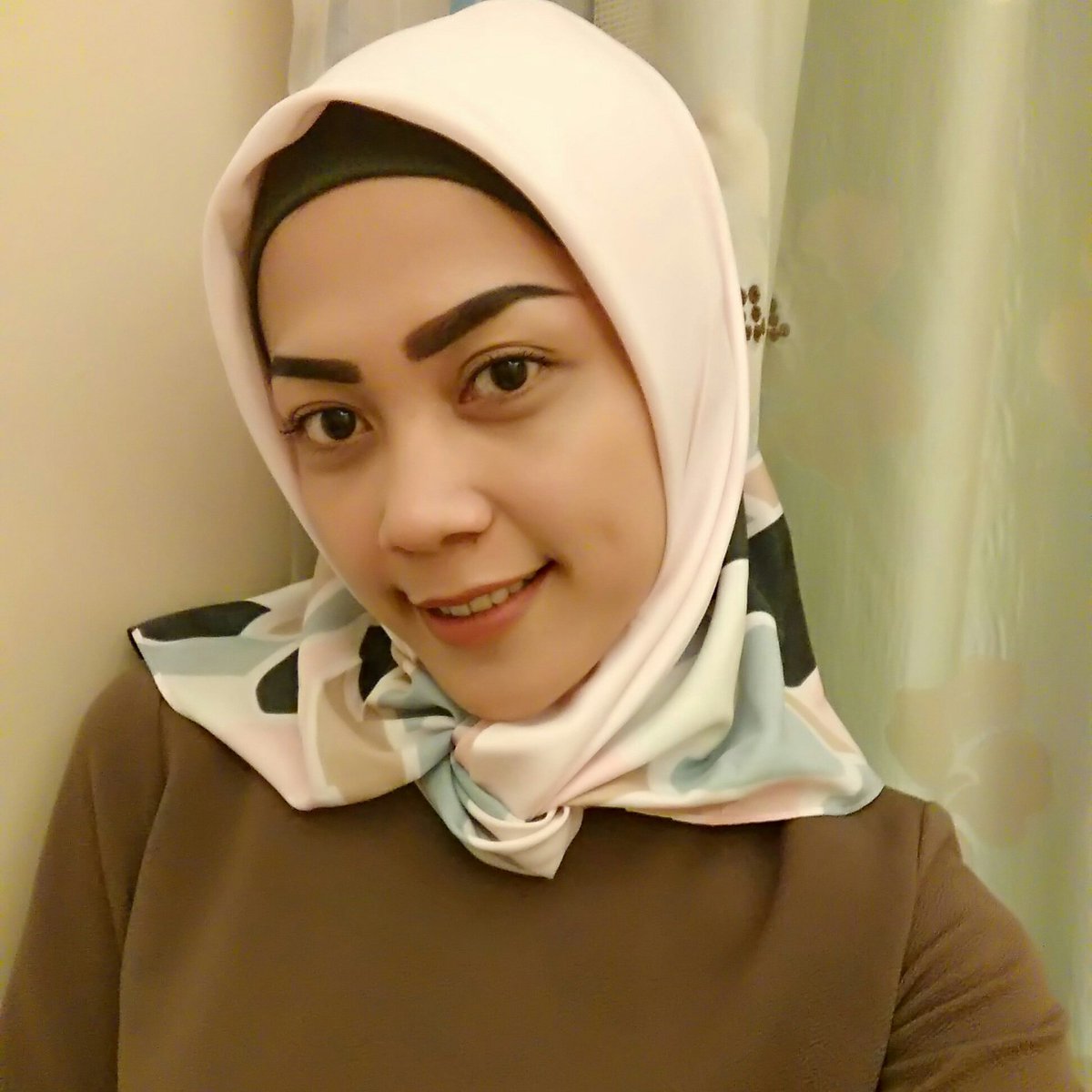indahpohan's tweet photo. #NewProfilePic https://t.co/26qAqeAAlw