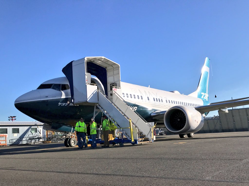 AirlineReporter's tweet image. And we're here live for the @BoeingAirplanes #737MAX7 first flight!