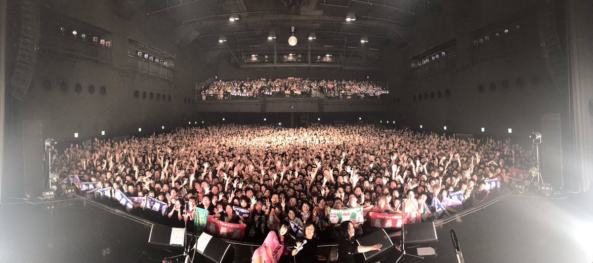 dik226's tweet photo. ヤバイTシャツ屋さん "Garaxy of the Tank-top TOUR" 追加公演@Zepp Osaka Bayside、最高でした。ヤバTに二回も泣かされると思わんかった。笑
学生ラストライブが頭すっからかんで楽しめるヤバTでよかった。
社会人なってからも行けたらいいなぁ。
#ヤバT #GotTtT https://t.co/QINC8xiG1Z