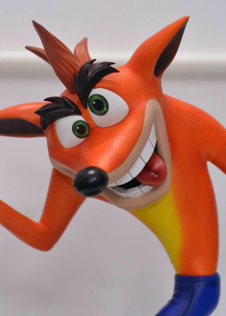 crash bandicoot statue first 4 figures