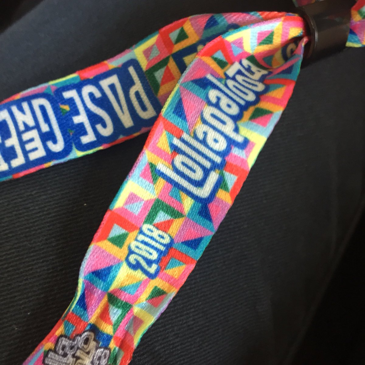 disversacom's tweet photo. #lollatips para personas con discapacidad: lleven su Credencial de Discapacidad para pedir su pulsera del #festivalinclusivo https://t.co/SgQrhGyT8t