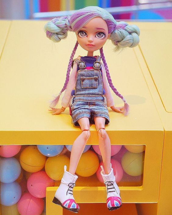 Las_EverAfter's tweet photo. Otra muñeca customizada! Creada por s.h.i.n.j.i.m.h.e.a.h #EverAfterHigh https://t.co/bvDHsJSGYi