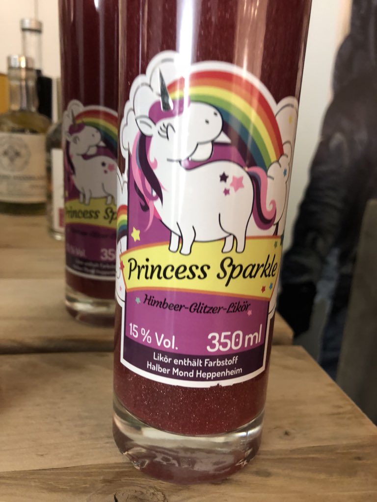 immerabgelenkt's tweet photo. Hey @Lehrer_innen gerade den ZfL „spirit“ entdeckt @ #colognespirits2018 😊😘 cheers! https://t.co/U73k6azAwB