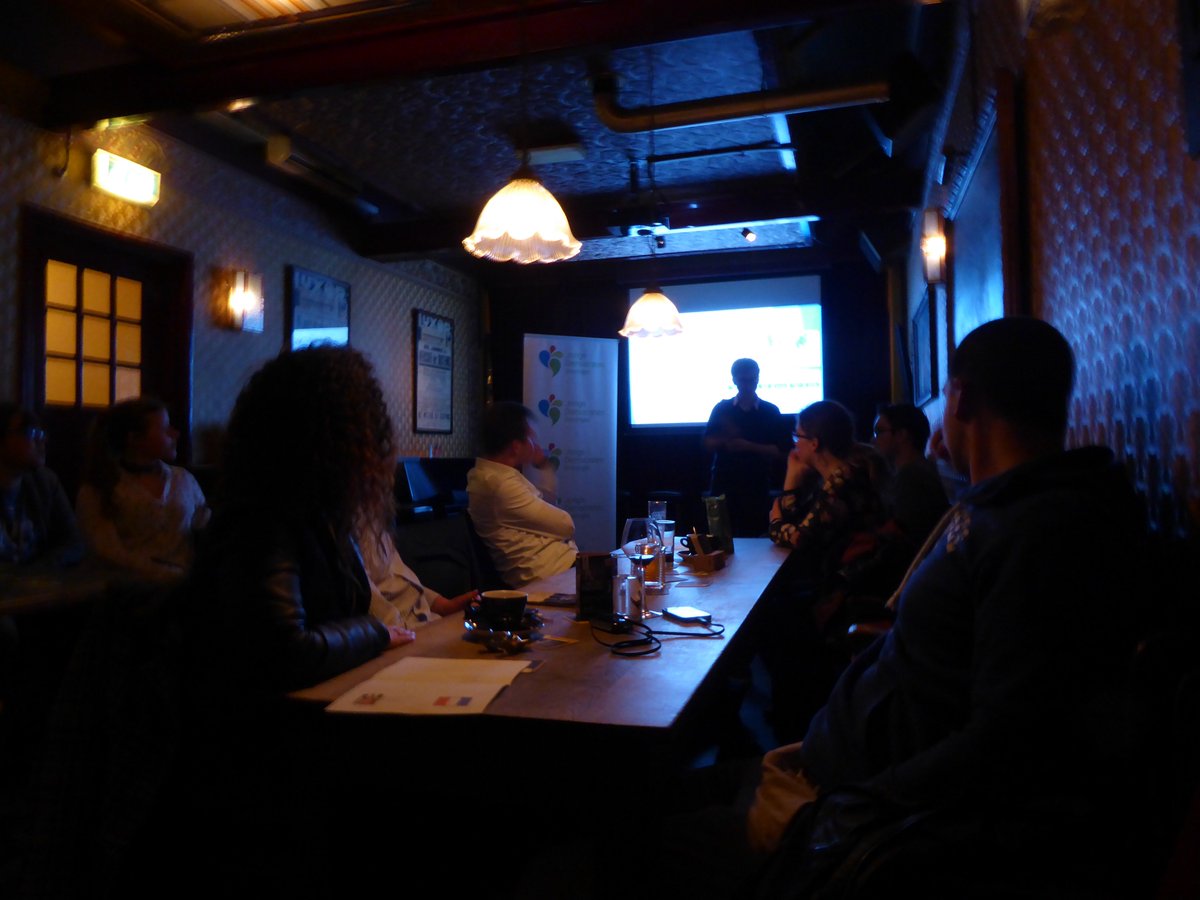 JD_Groningen's tweet photo. Weer een aantal leuke activiteiten gehad de afgelopen tijd! #nieuweledenborrel #EU-simulatie https://t.co/6DlPO0bisZ