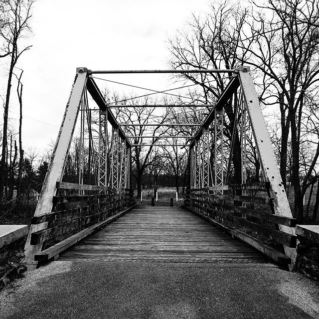 #SuicideBridge in #Gettysburg was bristling with negative energy when we visited it late at night. We expected to see its frequent visitor: the anguished lady in white. .
.
.
#blackandwhite #ghosthunting #scaryafhttps://www.instagram.com/p/BgZC7wnh7Bf/