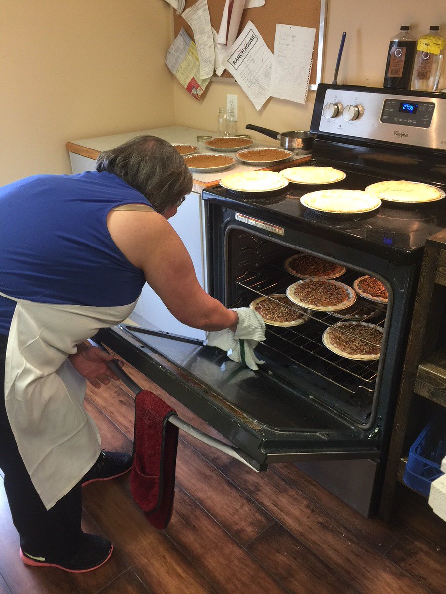 RanchMeats's tweet photo. Oh, my .... it smells SO good upstairs! Patsy just took the Pecan Pies out of the oven. She's doing Flapper Pie today, too! #fridaypieday #homebakedgoodness https://t.co/VstomwYj1J