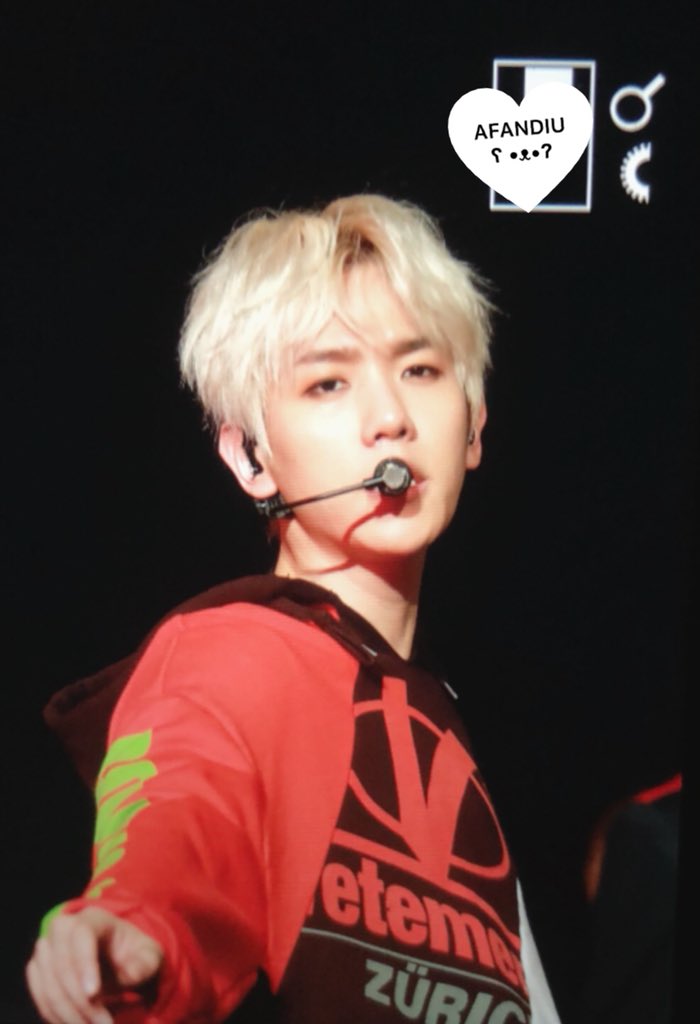 AFANDIU0506's tweet photo. 20180316 #백현 #BAEKHYUN https://t.co/FIGW0VXhGu