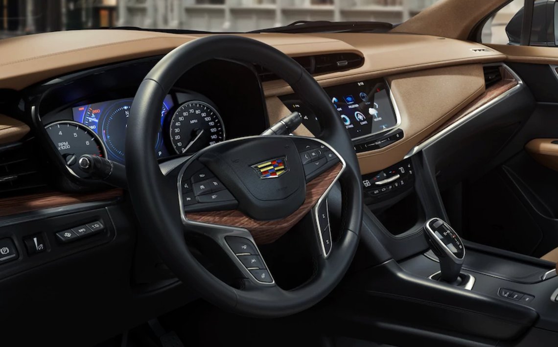 OpenRdCadillac's tweet photo. The leather wrapped steering wheel in the 2018 Cadillac XT5 offers power tilt, telescoping and available heating! https://t.co/fkbq8AIqLU