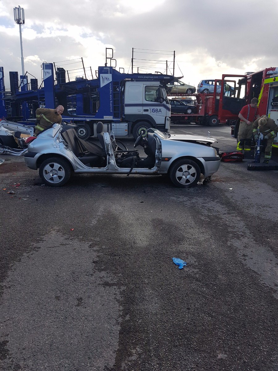 PenkethFS's tweet image. A busy day of training for Green Watch. This afternoon we carried out RTC training at @HGG_Recovery in Widnes. Many thanks to them for supplying us cars to practise on
