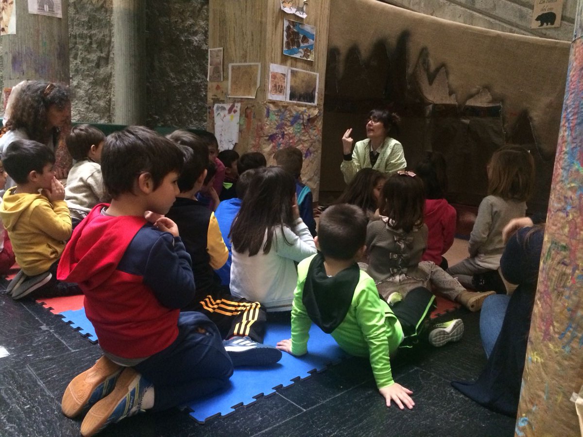 ColeVillada's tweet photo. La Ópera de los tres Cerditos...la Prehistoria en el Museo  Arqueológico y un ratito de parque...un buen plan para hoy! https://t.co/Ih2JJixJPg
