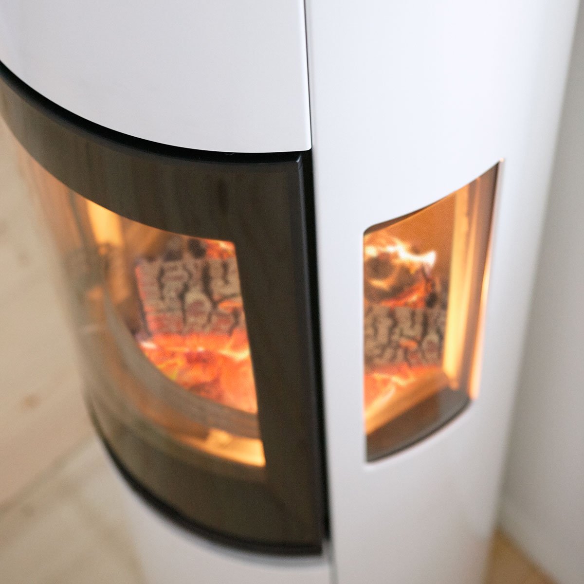 ConturaStoves's tweet photo. Contura 596G Style | Beloved classics now in white with an exciting glass door and larger glass side panels. Add heat retaining powerstone for extra heat output. https://t.co/zSOwWHtdJK
#madeinsweden #woodstove #contura #whitestove #500style #fridayfeeling https://t.co/4nRZOTGAhW