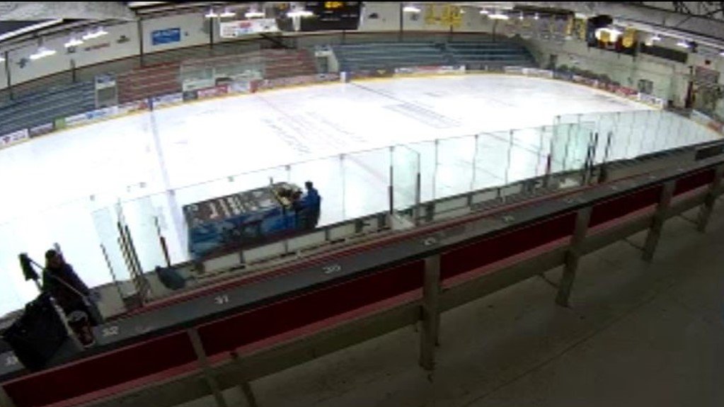 citynb's tweet photo. A huge thank you goes out to @heylandsberg and #SickNotWeak for coming to our community for #MentalHealthAwareness
We also thank all the volunteers and City staff who helped this morning getting the ice at the Civic Centre ready for tonight's @SJHL_NorthStars game! https://t.co/0F9zUiRnjN