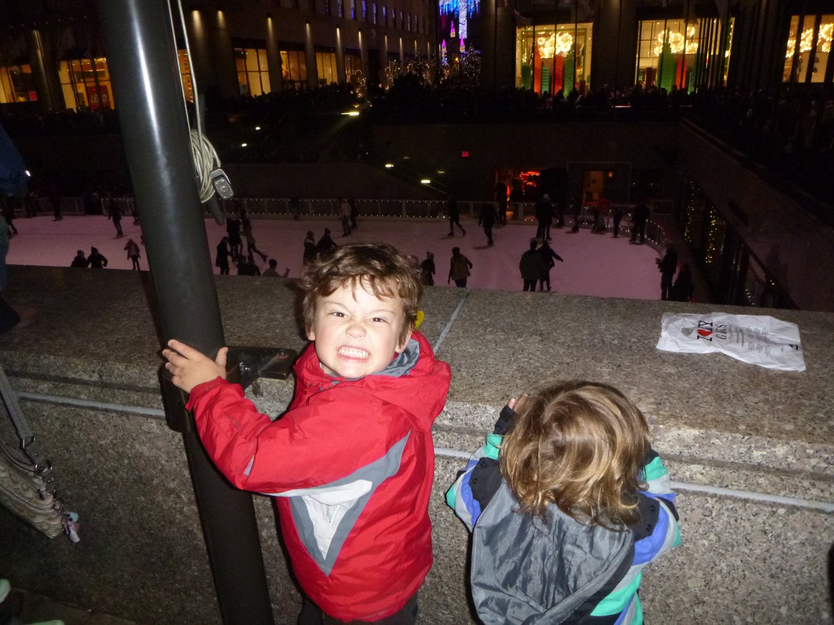 anthonystana's tweet photo. #NewYorkCity #NewYearsEve #newyears #PURPOSE https://t.co/OAWb1EGrS6