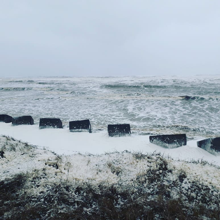 AlnmouthNLD's tweet photo. No sand castles today down #Alnmouth #beach @alnwickgazette #ViewOfNorthumberland #Storm #Wind #Waves #Swell #Rain #TankTraps #Village #Walk #Froth #Foam #WelcomeToTheBeach #Erosion #Northumberland https://t.co/AQDFlwja4J