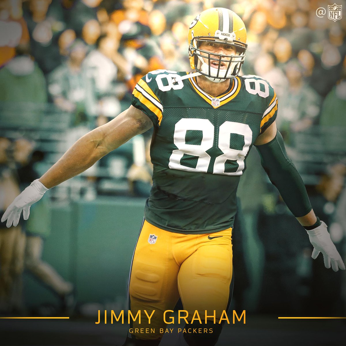 NFL's tweet photo. Welcome to the @packers, @TheJimmyGraham! 👌🧀 https://t.co/iyPkmX9Nx9
