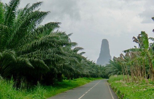 VersatileTRVLRS's tweet photo. São Tomé: How to Visit the Island at the Center of the World | Frommer's https://t.co/fhyDgpgW9q #africa https://t.co/b5ZKtWa70v