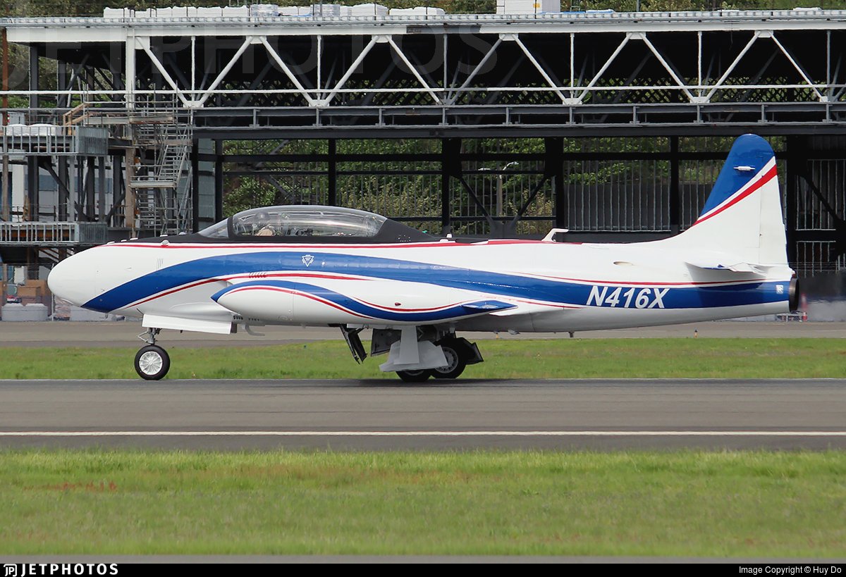 flightradar24's tweet image. Or follow the #737MAX7 and chase plane together. flightradar24.com/multiview/10bb…