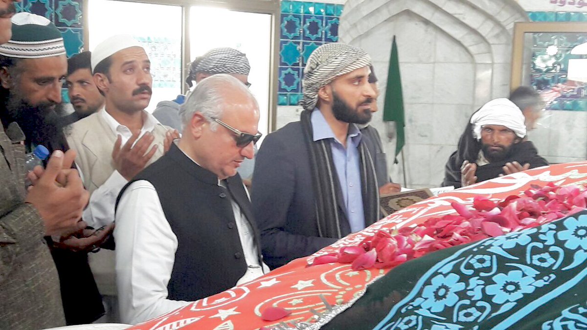 KHARIOFFICIAL's tweet photo. #SajjadaNasheen Khari Sharif with Pir Sahib of #HujraShahMuqeem https://t.co/ymusURDCmc