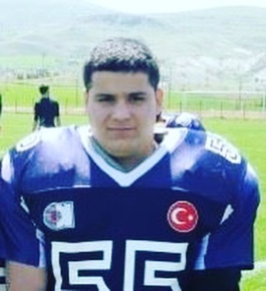 VEFAT &amp; BAŞSAĞLIĞI
İnşaat Mühendisliği 2011 Mezunumuz Ferit Yılmaz Arabistan’da geçirdiği trafik kazası sonucu hayata veda etmiştir. Mezunumuza Allah’tan rahmet, kederli ailesi, arkadaşları ve sevenlerine başsağlığı ve sabırlar dileriz. Başımız sağolsun.