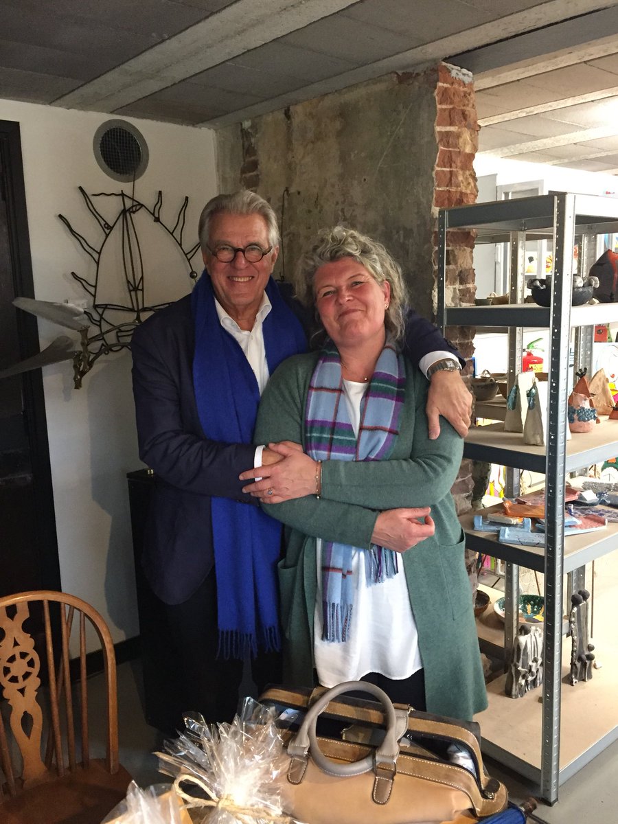 Samen met Jeroen Krabbé de promotiefilm van <a href="/gem_Elburg/">Gemeente Elburg</a> gelanceerd <a href="/museumelburg/">Museum Elburg</a> Mooie film, sfeervol ingesproken door de acteur/kunstschilder. <a href="/OmroepGLD/">Omroep Gelderland</a> <a href="/LOE_nieuws/">LOEmedia</a> <a href="/Hanzesteden/">Hanzesteden</a>