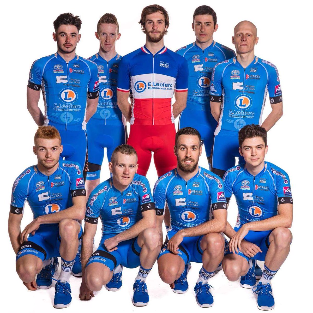 POCCL_dn2's tweet photo. La nouvelle équipe du POCCL 💪💪💪 @FFCyclisme @direct_media_c  @directvelo #cycling #picoftheday #team https://t.co/CXFbpZcnmp