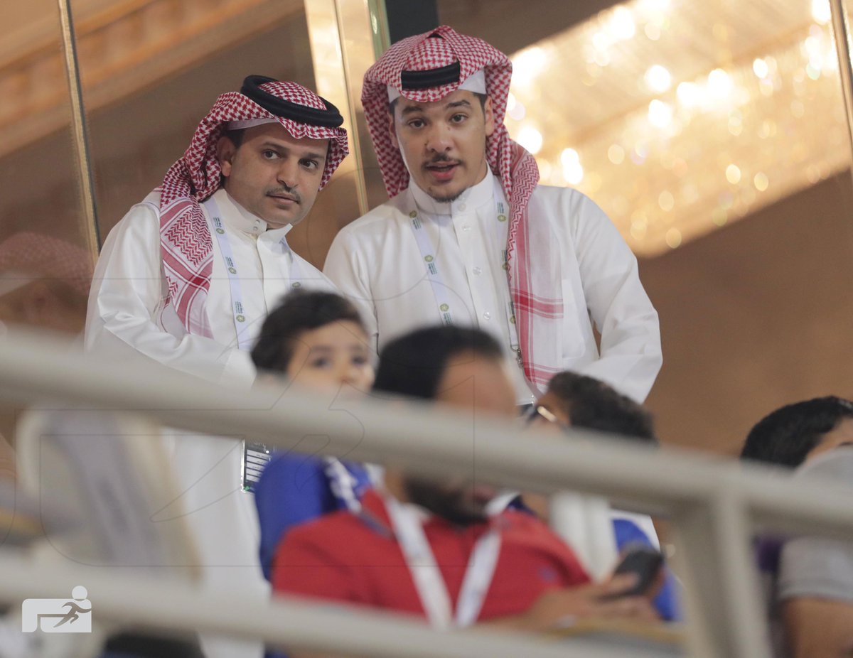 ØµØ­ÙŠÙØ© Ø§Ù„Ø±ÙŠØ§Ø¶ÙŠØ© A Twitter ØµÙˆØ± Ù…Ù† ØªÙˆØ§Ø¬Ø¯ Ù…Ø³Ù„ÙŠ Ø¢Ù„ Ù…Ø¹Ù…Ø± Ø±Ø¦ÙŠØ³ Ø±Ø§Ø¨Ø·Ø© Ø¯ÙˆØ±ÙŠ Ø§Ù„Ù…Ø­ØªØ±ÙÙŠÙ† Ø§Ù„Ø³Ø¹ÙˆØ¯ÙŠ ÙÙŠ Ù…Ù„Ø¹Ø¨ Ù…Ø¨Ø§Ø±Ø§Ø© Ø§Ù„Ù‚Ø§Ø¯Ø³ÙŠØ© Ø§Ù„Ù‡Ù„Ø§Ù„