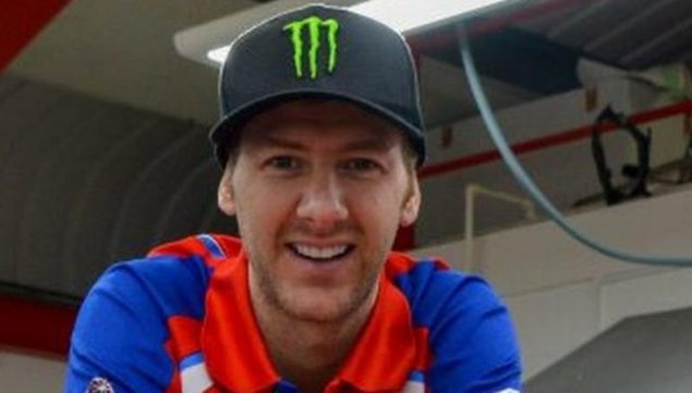Incredible!

Ian Hutchinson had to have his ankle removed and also broke his femur after crashing at last year's Isle of Man TT. 😲

But now he is "hopeful" of racing at the North West 200 in May.

More: bbc.in/2GAKHsG