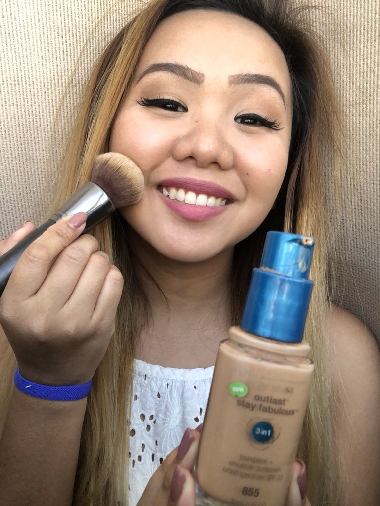 zerlainecybelle's tweet photo. On my way to a wedding and I can’t leave without my @COVERGIRL outlast stay fabulous foundation. @Influenster #COVERGIRLGlowGetter #VoxBox https://t.co/5BYgGaC8yZ