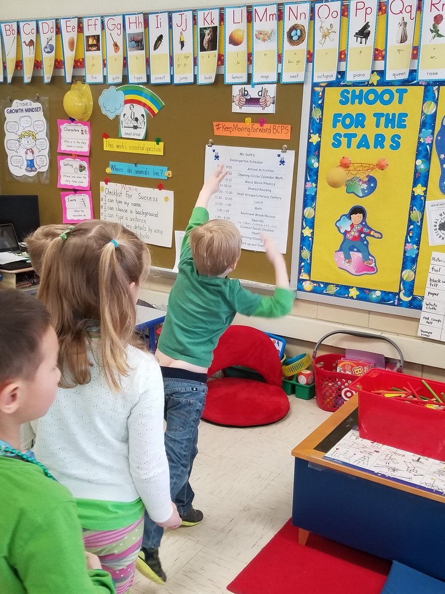 tcguth's tweet photo. Today is our ☘LUCKY☘ day! Students earned lunch & a movie in the classroom for being Bucket Fillers. They also got to "shoot for the stars". #K #rfes #RewardPositiveBehavior @missyfanshaw https://t.co/ffiqfTRqVn
