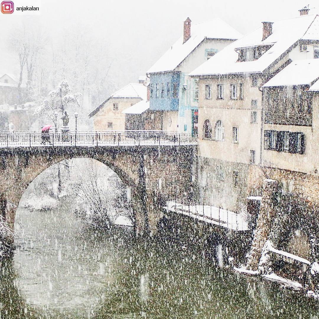 SunnySideofAlps's tweet image. Winter in Škofja Loka (photo: @anjakalan for Visit Skofja Loka). #Slovenia