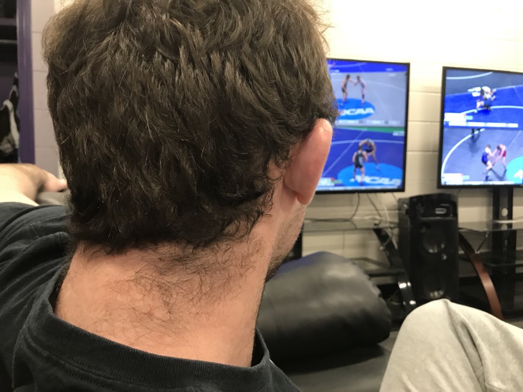 makovj's tweet photo. Our WiFi at @MSUMavWrestling is so strong that the neck hair of @OChaydon67 doesn’t interfere.  #fivebars https://t.co/dDLH4hG4Ml