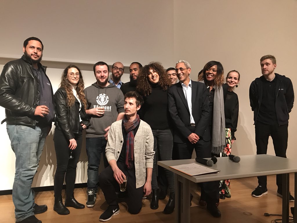 sophieviger's tweet photo. Un immense bravo à toute l’équipe de CardiGo ! Un jeu basé sur Pokémon Go pour récupérer des cœurs et les transformer en dons ou avantages chez les partenaires de @Fondacoeur !! Merci aux étudiants @webacademie  “formidables, talentueux, extraordinaires” dixit la @Fondacoeur https://t.co/FCqJFLLMoM