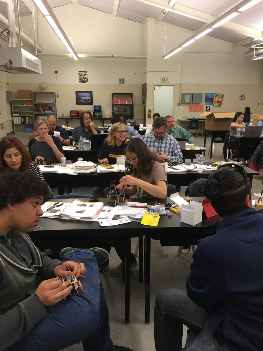 FresnoCareerReady tweet media