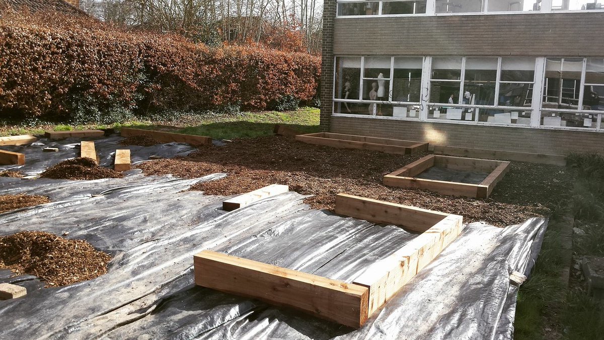 MrEyre's tweet photo. @TBHAcademy garden project is really starting to take shape now! The students are doing some amazing work and learning life skills doing it. #letitgrow #believeinyourbest #TBHA https://t.co/yu34jFsIwa