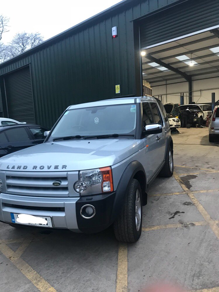 headtech0's tweet photo. #Landrover #discovery3 in for #glowplug removal https://t.co/TkPQLukhF8 https://t.co/fLXqM3XB48