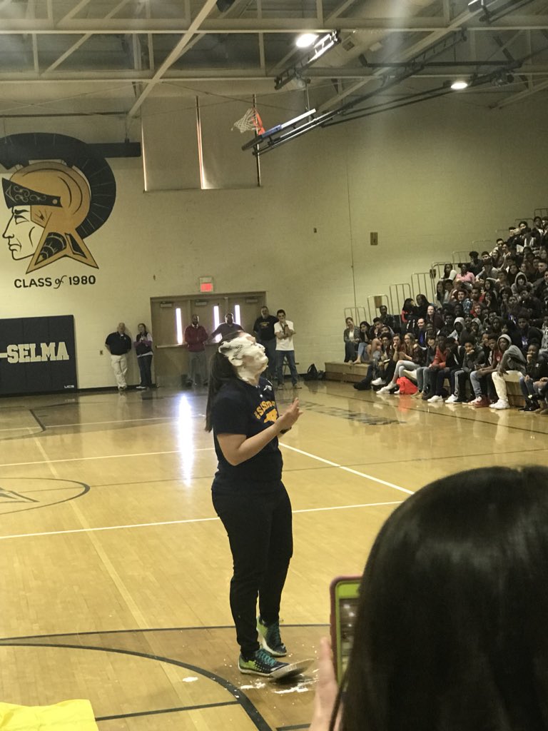 Student v Faculty Basketball 🏀 with @SMS_Vikings <a href="/SmMSKnights/">Smithfield Middle School</a> <a href="/SwiftCreekMS/">Swift Creek Middle</a>. Band, Dance, Chorus... can the faculty close the gap? Is that <a href="/heatherpanders/">Heather P Anders</a> with her Knights in shining armor?