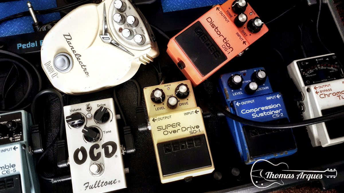 ThomasArques's tweet photo. Testando alguns sons com Overdrive, distortion,...
🤘🏻🎸🎶
.
.
.
.
.
#bossfx
#bossfx_us #bossbrasil #rolandbrasil #roland_us #fulltone #fulltoneocd #danelectro #overdrive #distortion #guitarpedal #thomasarques #guitargear #compressionsustainer #chorus #guitarsound https://t.co/2Y1TszgJUj