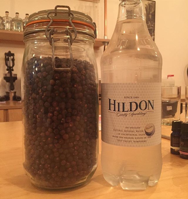 58andco's tweet photo. Let’s get this class started! Making gin while drinking a strawberry and mint Colin’s YES PLEASE! Thank you @hildonwater for providing the perfect sparkles for tonight’s cocktails. #makeyourgin #fiftyeightgin #58gin #ginclass #londondrygin #cocktails #lo… https://t.co/DdZUwVfWUT https://t.co/BWiUFpUVeI
