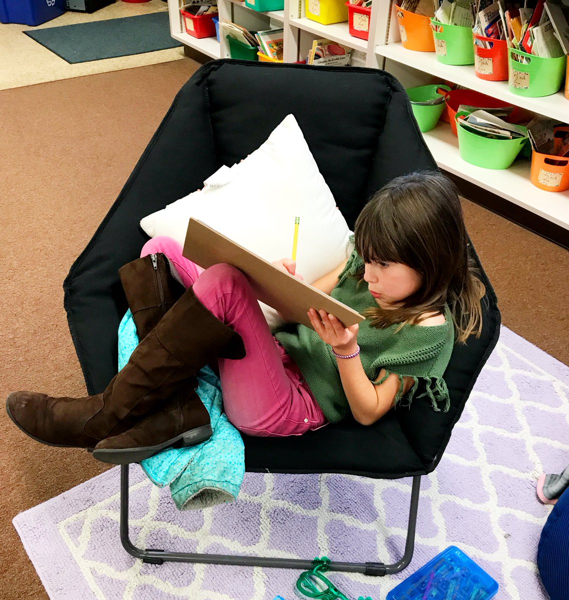 MKrabappel's tweet photo. Our class is trying some flexible seating options! #flexibleseating #flexibleseatingclassroom #personalizedlearning #secondgrade #BeaumontBears https://t.co/BmsIqsyLkq