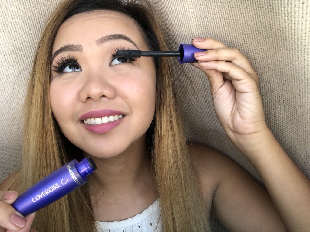 zerlainecybelle's tweet photo. Using my favorite mascara from @COVERGIRL. joining this twitter party with @Influenster #COVERGIRLGlowGetter #covergirllashblast #voxbox https://t.co/B7sfx5mrbH